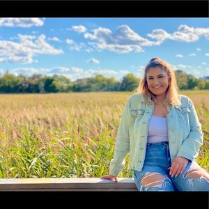 Meet your Posher, Corin